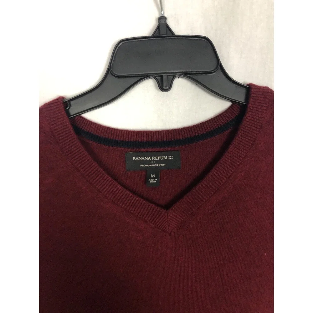 Banana Republic Premium Luxe Yarn Sweater‎ Mens Size M Knit Wine Color